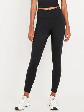 NWT Old Navy Extra High-Waisted CloudComfy 7/8 Leggings (Black) S